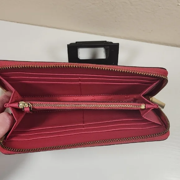 Tory Burch Rose Women's Zippy Wallet - Picture 10 of 10